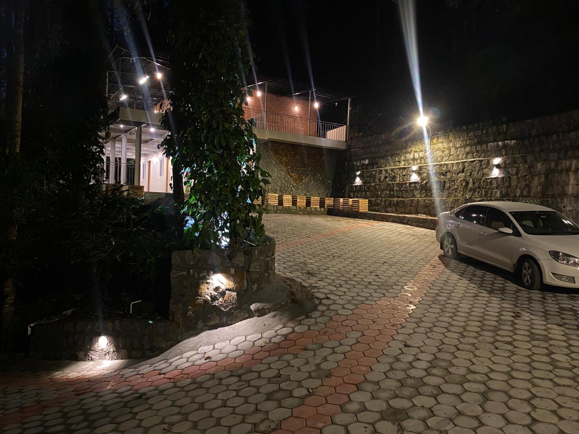 100 Oaks Estate Hotel Yercaud Exterior photo